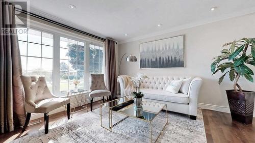 256 Weighton Drive, Oakville, ON - Indoor Photo Showing Living Room