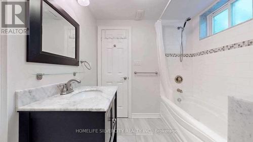 256 Weighton Drive, Oakville, ON - Indoor Photo Showing Bathroom