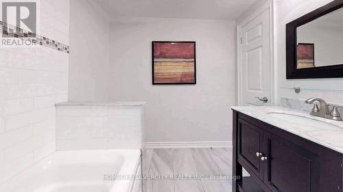 256 Weighton Drive, Oakville, ON - Indoor Photo Showing Bathroom