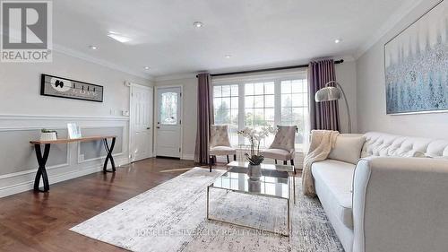 256 Weighton Drive, Oakville, ON - Indoor Photo Showing Living Room