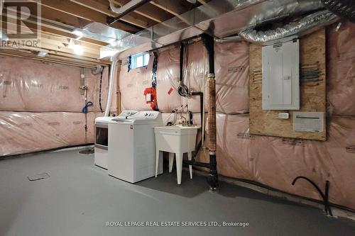 9498 Tallgrass Avenue, Niagara Falls, ON - Indoor Photo Showing Laundry Room