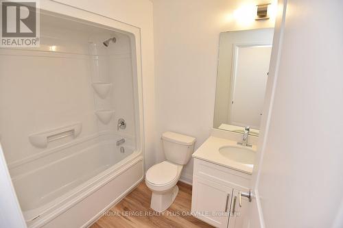 219 - 1936 Rymal Road E, Hamilton, ON - Indoor Photo Showing Bathroom