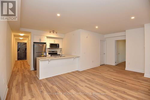 219 - 1936 Rymal Road E, Hamilton, ON - Indoor Photo Showing Kitchen