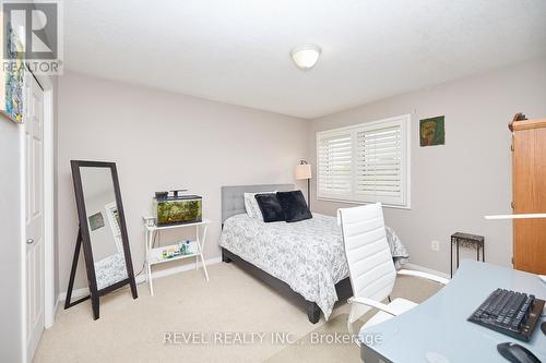 107 Napa Lane, Hamilton, ON - Indoor Photo Showing Bedroom