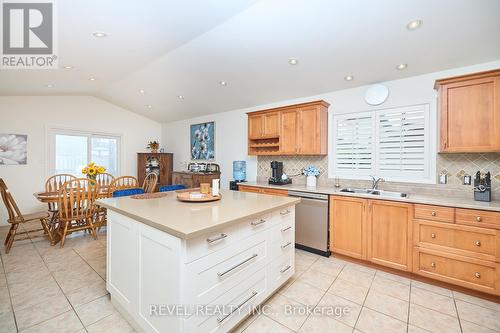 107 Napa Lane, Hamilton, ON - Indoor Photo Showing Kitchen With Double Sink