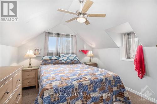 1215 Ste-Marie Road, Russell, ON - Indoor Photo Showing Bedroom