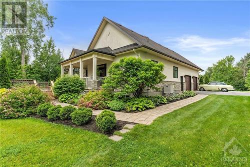 6131 Knights Drive, Manotick, ON 