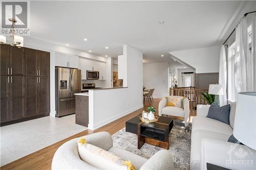 524 Cardamom Terrace, Stittsville, ON - Indoor Photo Showing Living Room