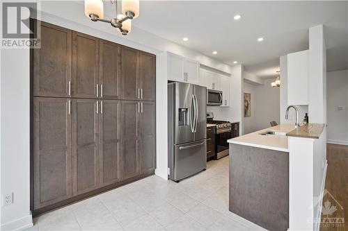 524 Cardamom Terrace, Stittsville, ON - Indoor Photo Showing Kitchen With Upgraded Kitchen