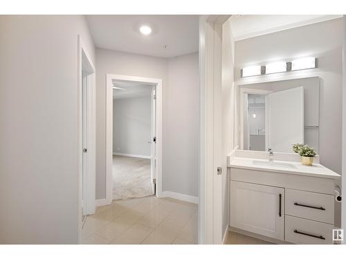 #108 625 Leger Wy Nw, Edmonton, AB - Indoor Photo Showing Bathroom