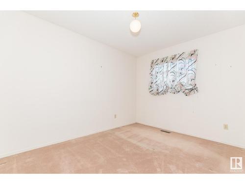 12423 56 St Nw, Edmonton, AB - Indoor Photo Showing Other Room