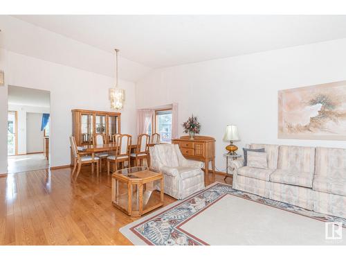 12423 56 St Nw, Edmonton, AB - Indoor Photo Showing Living Room