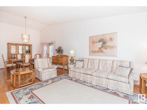 12423 56 St Nw, Edmonton, AB - Indoor Photo Showing Living Room