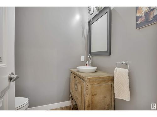 11517 94 St Nw, Edmonton, AB - Indoor Photo Showing Bathroom