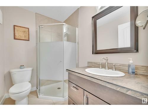 11517 94 St Nw, Edmonton, AB - Indoor Photo Showing Bathroom