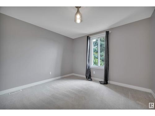 11517 94 St Nw, Edmonton, AB - Indoor Photo Showing Other Room