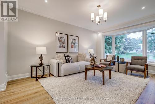 223 Epsom Downs Drive, Toronto, ON - Indoor Photo Showing Living Room