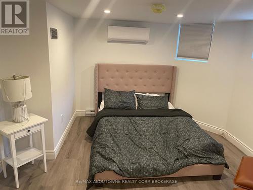 66 Wellington Street S, Hamilton, ON - Indoor Photo Showing Bedroom