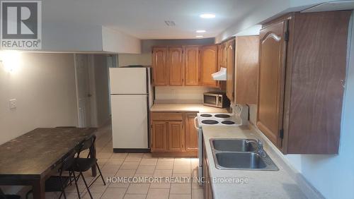 92 Jacobson Avenue, St. Catharines, ON - Indoor Photo Showing Kitchen With Double Sink