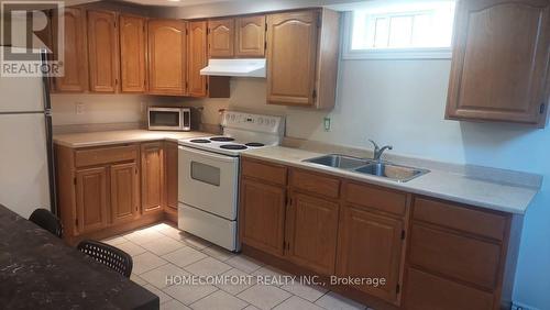 92 Jacobson Avenue, St. Catharines, ON - Indoor Photo Showing Kitchen With Double Sink