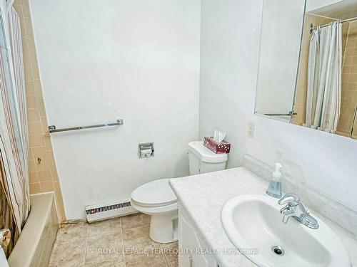 10 Yucatan Rd, Toronto, ON - Indoor Photo Showing Bathroom