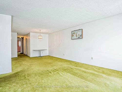 10 Yucatan Rd, Toronto, ON - Indoor Photo Showing Other Room