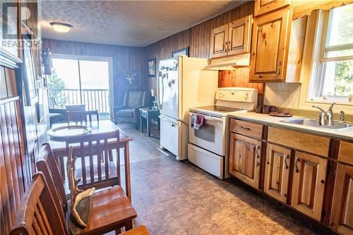 751 Rock Point Lane, Round Lake Centre, ON - Indoor Photo Showing Kitchen