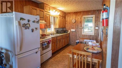 751 Rock Point Lane, Round Lake Centre, ON - Indoor Photo Showing Kitchen