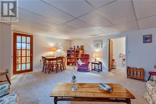 8 Dixon Street, Whitewater Region, ON - Indoor Photo Showing Living Room