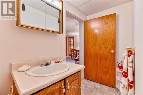 8 Dixon Street, Whitewater Region, ON - Indoor Photo Showing Bathroom