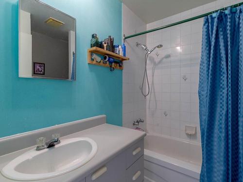 Bathroom - 8-1884 Av. Victoria, Longueuil (Greenfield Park), QC 