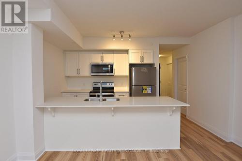 221 - 1936 Rymal Road E, Hamilton, ON - Indoor Photo Showing Kitchen