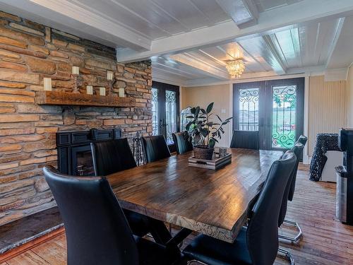 Salle Ã  manger - 467 Route Du Fleuve, Beaumont, QC - Indoor Photo Showing Dining Room With Fireplace