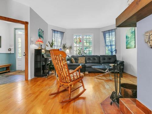 Salon - 104 Ch. Du Roi, Saint-Colomban, QC - Indoor Photo Showing Living Room