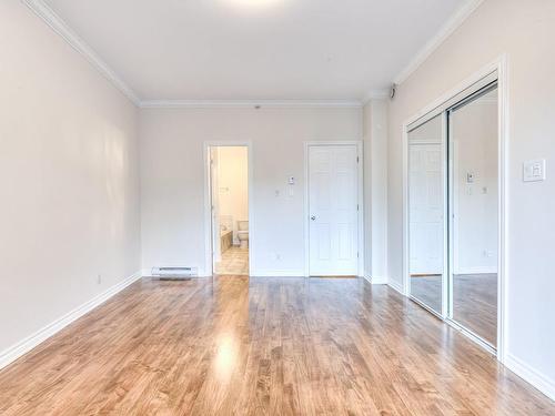 Master bedroom - 401-1073 Rue De Bleury, Montréal (Ville-Marie), QC - Indoor Photo Showing Other Room