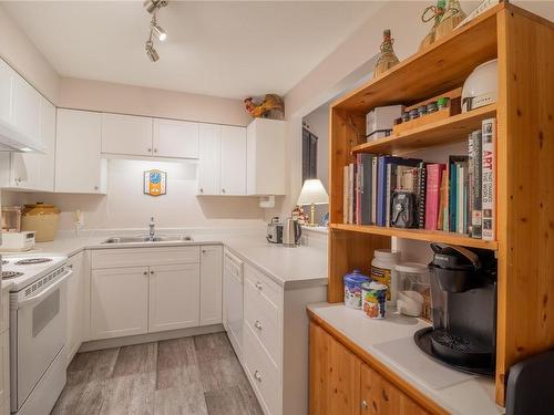 103-2777 Barry Rd, Mill Bay, BC - Indoor Photo Showing Kitchen With Double Sink