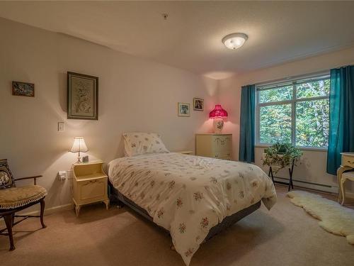 103-2777 Barry Rd, Mill Bay, BC - Indoor Photo Showing Bedroom