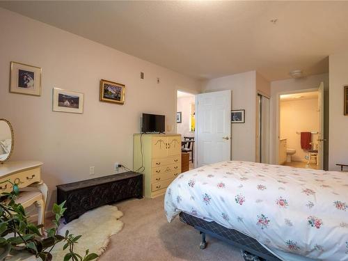 103-2777 Barry Rd, Mill Bay, BC - Indoor Photo Showing Bedroom