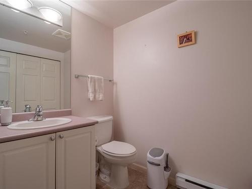 103-2777 Barry Rd, Mill Bay, BC - Indoor Photo Showing Bathroom