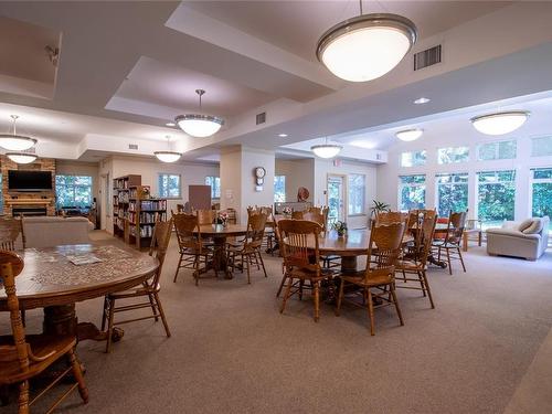 103-2777 Barry Rd, Mill Bay, BC - Indoor Photo Showing Dining Room