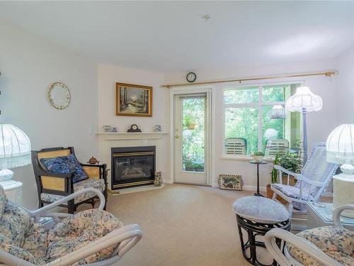 103-2777 Barry Rd, Mill Bay, BC - Indoor Photo Showing Living Room With Fireplace