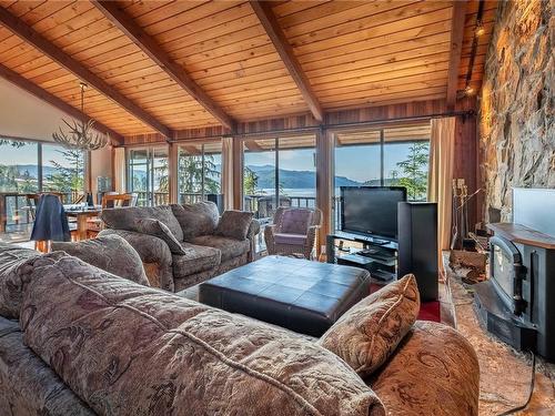 5952 Race Point Rd, Campbell River, BC 