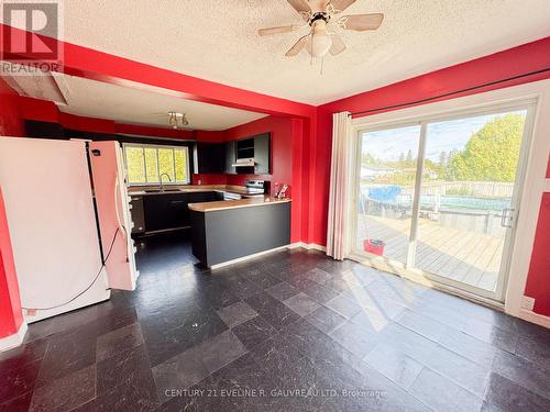 96 Queen Street, Temiskaming Shores, ON - Indoor Photo Showing Other Room