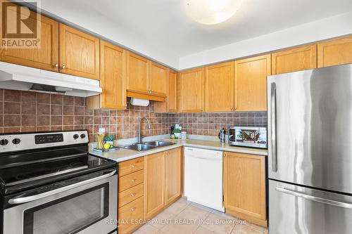 12 - 134 Terni Boulevard, Hamilton, ON - Indoor Photo Showing Kitchen With Double Sink