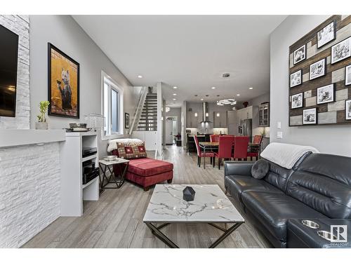 10107 138 St Nw, Edmonton, AB - Indoor Photo Showing Living Room