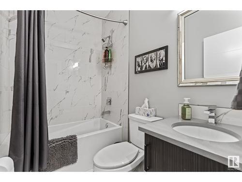 10107 138 St Nw, Edmonton, AB - Indoor Photo Showing Bathroom