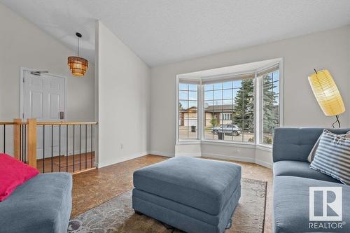 8011 159 Av Nw, Edmonton, AB - Indoor Photo Showing Living Room