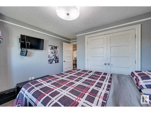 7526 May Cm Nw, Edmonton, AB - Indoor Photo Showing Bedroom