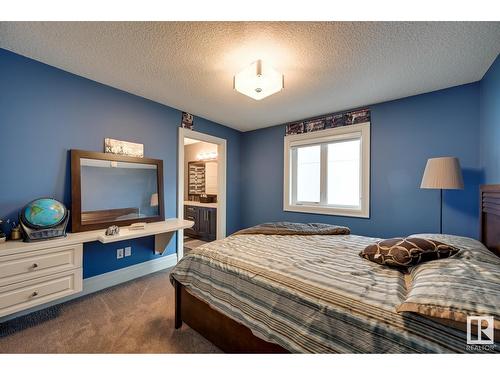 7526 May Cm Nw, Edmonton, AB - Indoor Photo Showing Bedroom