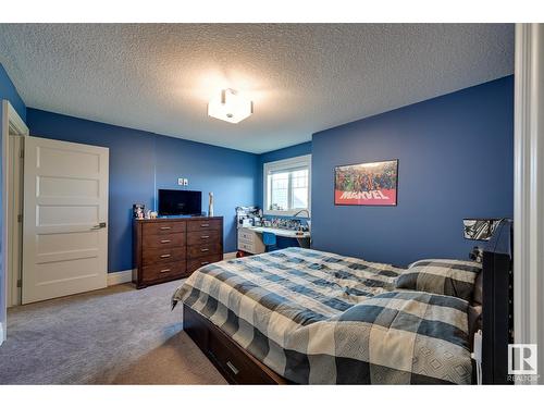 7526 May Cm Nw, Edmonton, AB - Indoor Photo Showing Bedroom